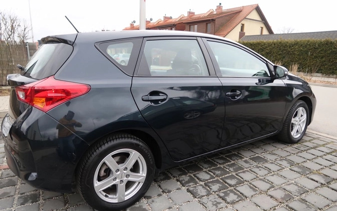 Toyota Auris cena 34000 przebieg: 110000, rok produkcji 2013 z Wrocław małe 407